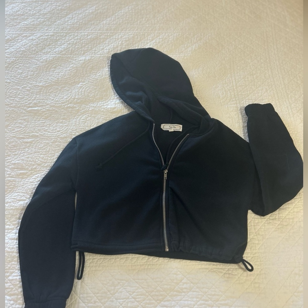 Hippie Rose Black, Cropped Hoodie. Size XS